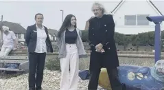  ??  ?? Cllr Donna Johnson, Brian May and art student Megan Masters