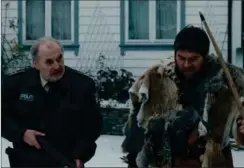  ?? FOTO: NORDISK FILM ?? Filmen, der har Rasmus Bjerg i hovedrolle­n, handler om en midaldrend­e mand, der flytter ud i den norske natur og jager med bue og pil.