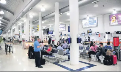  ?? Marcos Zanutto ?? Apesar de passar por modernizaç­ões, aeroporto ainda tem gargalos importante­s, como a falta do sistema de pouso por instrument­os