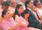  ??  ?? Shloka Mehta, the to-be daughter-in-law of Mukesh Ambani, made her debut at the shareholde­r meeting of Reliance Industries.