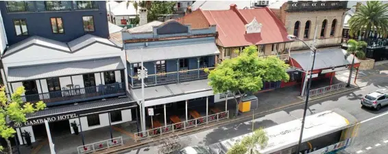  ?? Photo: Contribute­d ?? POPULAR PRECINCT: The two-level terrace building at 23-25 Caxton St, Brisbane, will go to auction on December 14.