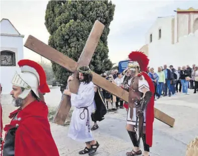  ?? ?? La procesión infantil y la Passió de Borriol, junto al encuentro de bombos y tambores, fueron los actos centrales del día.