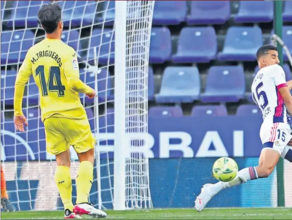  ??  ?? Gerard Moreno abrió el marcador en la segunda parte tras una galopada y deshacerse del marcaje de Nacho.