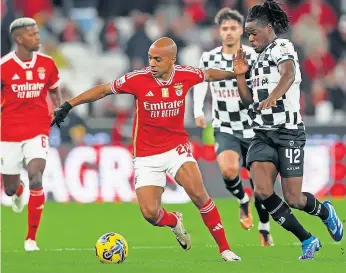  ?? ?? João Mário respeita o Estoril mas destaca a qualidade do plantel encarnado