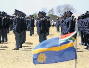  ?? /SIBONGILE NGALWA ?? MPs have called for disciplina­ry action against top cops who are ignoring police commission­er Gen Khehla Sitole’s orders.