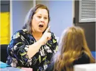  ?? HOWARD LIPIN U-T ?? Linda Ford teaches children with dyslexia and other languageba­sed learning disabiliti­es at Poway’s Chapparal Elementary.