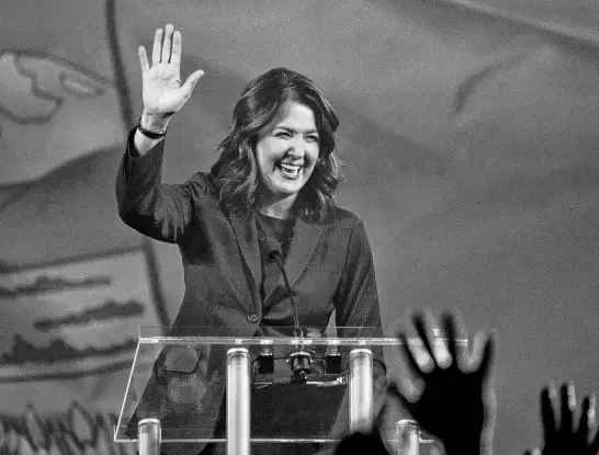  ?? REUTERS ?? Danielle Smith of the United Conservati­ve Party gestures during her party’s provincial election night party after a projected win in Calgary on May 29.