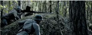  ??  ?? 影片中，芬军使用的L39反坦­克步枪