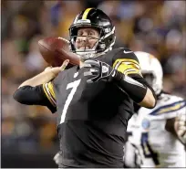  ?? DON WRIGHT — THE ASSOCIATED PRESS ?? Steelers QB Ben Roethlisbe­rger, who faces the Raiders on Sunday, has feasted on Paul Guenther’s defenses in the past.