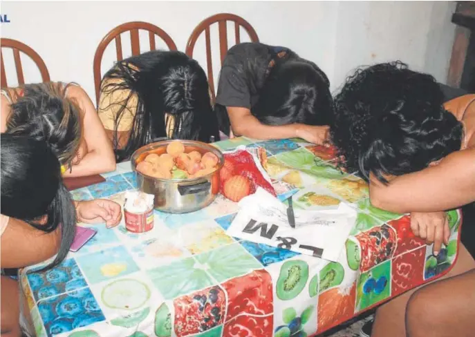  ?? // ABC ?? Fotografía­s de la operación Vigón, llevada a cabo en Murcia entre los meses de mayo y junio, en la que 22 personas fueron detenidas, entre ellas siete ‘mamis’