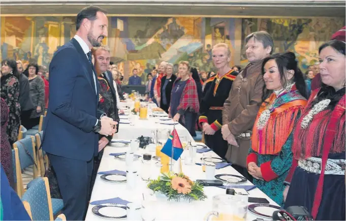  ?? FOTO: NTB SCANPIX ?? HØYTIDELIG: Kronprins Haakon deltar under feiringen av samefolket­s dag i Oslo Rådhus onsdag.