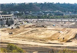  ?? KIRK KENNEY U-T ?? Looking south at SDSU Mission Valley, where constructi­on work is under way for a new stadium.