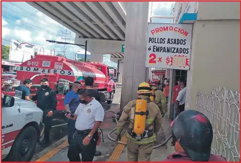  ??  ?? Personal de bomberos y Protección Civil, remendaron a los encargados, mantener limpia la chimenea