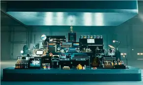 ?? ?? Crunch time: The items on the industrial press in the Apple advert
