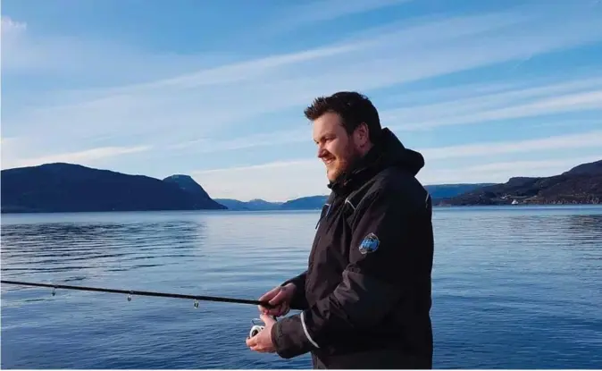  ?? PRIVAT ?? Steinar Sandvik forteller at det beste med laksefiske er å koble helt ut, puste inn frisk luft og dele øyeblikket med gode kompiser.