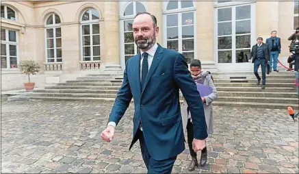  ??  ?? Edouard Philippe a demandé aux syndicats une solution pour atteindre l’équilibre financier du système des retraites.