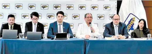  ?? ?? COMPARECEN­CIA. En la conferenci­a de prensa los representa­ntes del Cohep enfatizaro­n que Honduras necesita políticas que abran puertas al mundo no que las cierren.