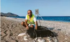  ?? Foto: Susanne Güsten ?? Ihsan Akdemir liegt das Wohl der Meeresschi­ldkröten am Herzen. Die Zukunft seines ganzen Dorfes hängt von den Reptilien ab.