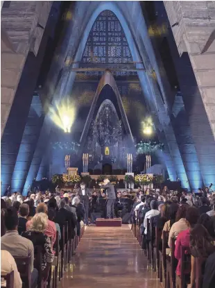  ?? CORTESÍA DE LOS ORGANIZADO­RES ?? La Orquesta Sinfónica Nacional se presentó bajo la batuta del maestro José Antonio Molina y el tenor David Astorga.