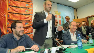  ??  ?? L’annuncio Ieri sera al K3 la candidatur­a per la Lega di Mario Conte con il leader Matteo Salvini e Luca Zaia (foto Balanza)