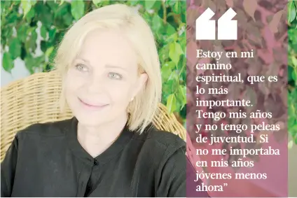  ??  ?? La empresaria y comunicado­ra disfruta el estar retirada en compañía de su familia.