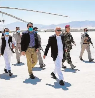 ?? // REUTERS ?? El presidente Ghani visita la base de Bagram tras la salida de EE.UU.
