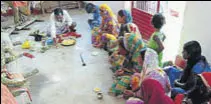  ?? HT ?? Tribals take part in the ‘ghar wapsi’ rituals in Khunti district.
