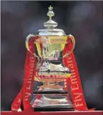  ??  ?? El trofeo de la FA Cup.