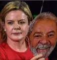  ?? (Photo AFP) ?? Supportric­e de l’ex-président Lula avec un masque à son effigie, hier lors de la convention de son parti à Sao Paulo.