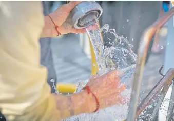  ?? AGENCIAUNO ?? El viernes se produjo el último gran corte de suministro de agua en la Region Metropolit­ana