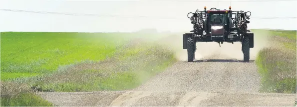  ?? BRYAN SCHLOSSER ?? Sask. Party leadership candidates would only consider cutting the number of grid roads in the province with the input and support of RMs.