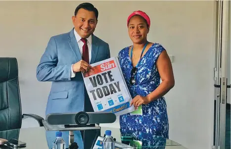  ?? Photo: Leon Lord ?? Fiji Independen­t Commission against Corruption (FICAC) Commission­er, Rashmi Aslam, with Fiji Sun deputy managing editor News Fonua Talei at the FICAC office in Suva on December 14, 2022.