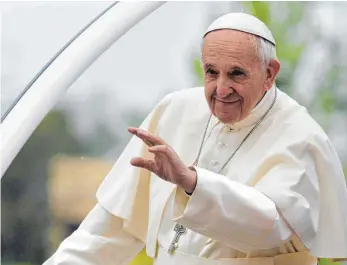  ?? FOTO: DPA ?? Insgesamt hält sich Papst Franziskus 27 Stunden in Ägypten auf.