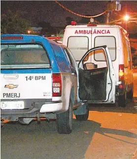  ?? RepRodução/Tv Globo ?? A ambulância foi intercepta­da em frente ao Albert Schweitzer