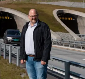  ?? JON INGEMUNDSE­N ?? Fungerende ordfører i Strand, Bjørn Aril Veland (H) sier han kan ikke slå seg til ro med Vegdirekto­ratet sin avgjørelse om de nye takstene for fossilbile­r i Ryfast.