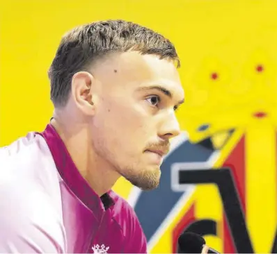  ?? Villarreal CF ?? El guardameta Filip Jörgensen, en su comparecen­cia en la Ciudad Deportiva del Villarreal CF.