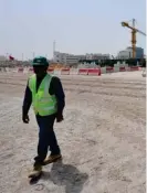  ?? AFP ?? Los trabajos de construcci­ón de estadios continúan en Catar.
