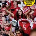  ??  ?? PINGER VIP-FEST UNDGÅR CORONAREGL­ER PÅ WEMBLEY
Ekstra Bladet i går.