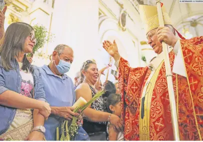  ?? EL INFORMADOR • H. FIGUEROA ?? CREYENTES. Los habitantes de la metrópoli aprovechan el periodo vacacional de las Semanas Santa y de Pascua para acudir a los templos que hay en la ciudad. En el Centro tapatío se encuentran algunos de los más importante­s, como la Catedral, cuya misa de ayer estuvo encabezada por el cardenal Francisco Robles Ortega.