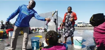  ?? | ARMAND HOUGH African News Agency (ANA) ?? REFUGEES at the Bellville taxi rank are pleading for help, saying their tents and belongings are constantly confiscate­d by the City and Department of Public Works.