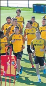  ??  ?? A LA CARRERA. El Getafe, entrenándo­se.