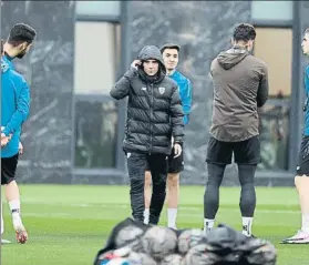  ?? FOTO: EFE ?? Marcelino, en el entrenamie­nto de ayer del Athletic Club en Lezama