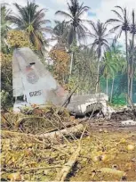  ??  ?? Tragedia. El avión transporta­ba tropas, muchas de las cuales habían recibido sólo un entrenamie­nto básico, dijeron militares.