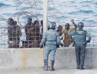  ?? LaPresse ?? L’enclave Migranti a Ceuta, territorio spagnolo nel Nord del Marocco