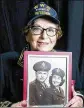  ?? CONTRIBUTE­D ?? Irene Zuckerman, 95, holds a photo of her and husband Sidney.