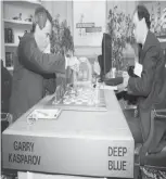  ??  ?? Garry Kasparov s’incline face à Deep Blue dans les 2e et 6e roundes