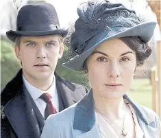  ??  ?? Dan Stevens y Michelle Dockery, en la serie