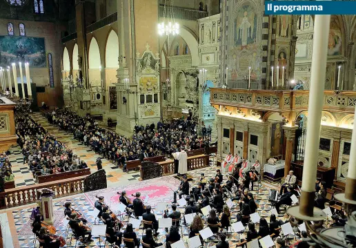  ??  ?? La veglia per le vittime di mafia Ieri molti famigliari si sono riuniti nella Basilica del Santo e oggi sfileranno in corteo (Bergamasch­i)