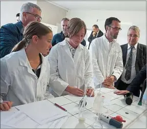  ??  ?? Des élèves de BTS au lycée agricole Théodore-Monod du Rheu, à la rentrée.