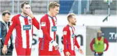  ?? FOTO: EIBNER/IMAGO IMAGES ?? Jonas Föhrenbach (von links), Konstantin Kerschbaum­er und Marc Schnattere­r stehen vor dem VfB-Spiel.